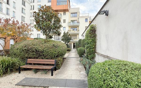 Appartement à vendre    2 pièces • 51,86 m2 Vanves