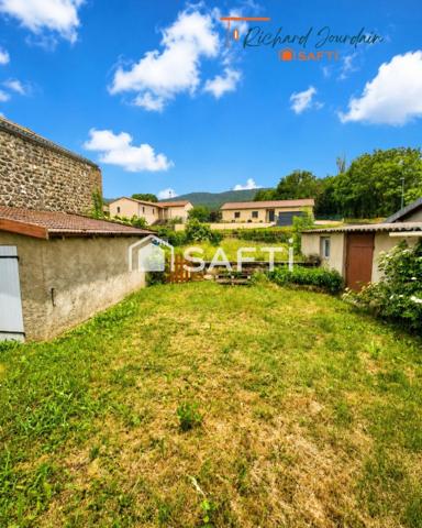 Beau corps de ferme avec une partie habitable de 115 m² + grange 200 m² + garage