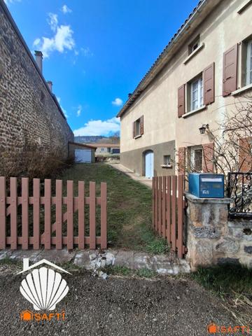 Beau corps de ferme avec une partie habitable de 115 m² + grange 200 m² + garage