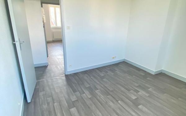 Immeuble à vendre    7 pièces •  Limoges