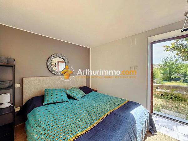 Vente                                                      Maison de village
                        
                     6 pièces                      116 m2                     à L'Isle-d'Abeau
