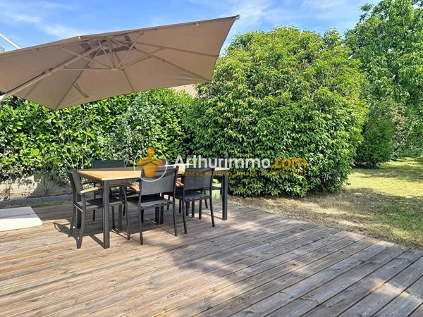 Vente                                                      Maison de village
                        
                     6 pièces                      116 m2                     à L'Isle-d'Abeau