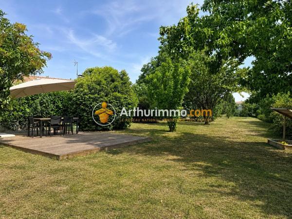 Vente                                                      Maison de village
                        
                     6 pièces                      116 m2                     à L'Isle-d'Abeau