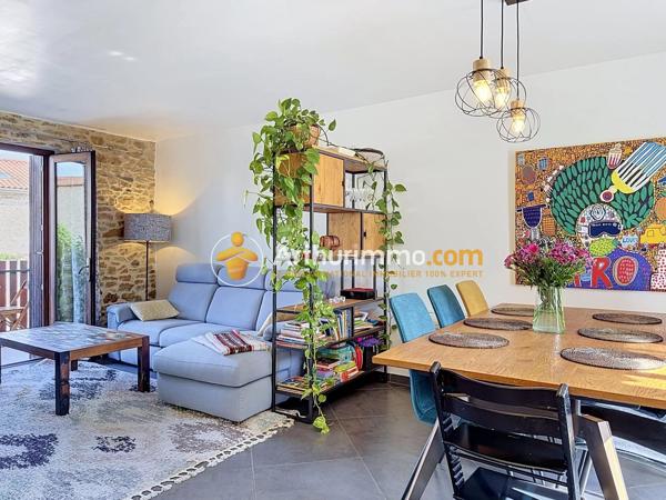 Vente                                                      Maison de village
                        
                     6 pièces                      116 m2                     à L'Isle-d'Abeau