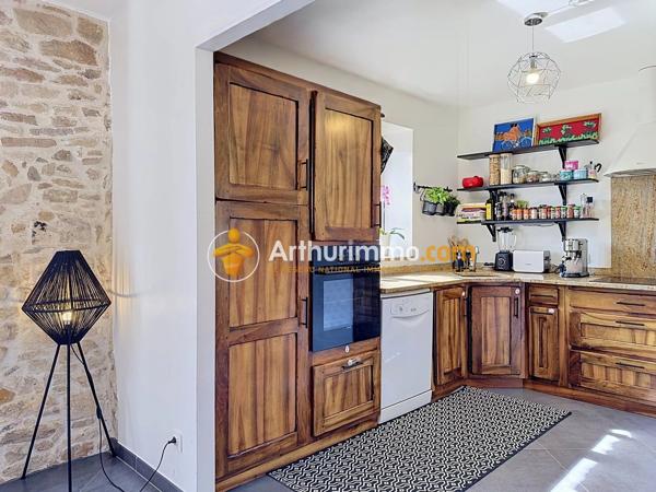 Vente                                                      Maison de village
                        
                     6 pièces                      116 m2                     à L'Isle-d'Abeau