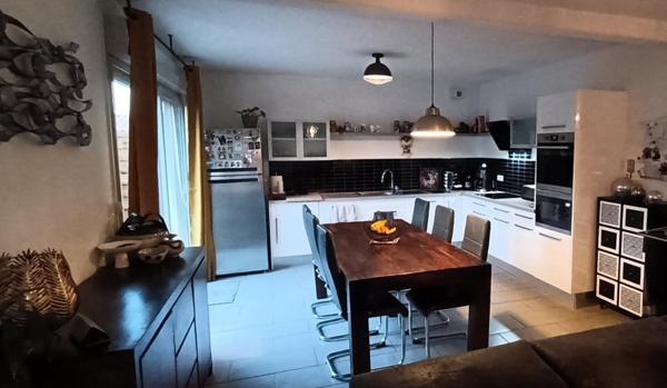 Maison à SAINTES, 17100 - 5 pièces 120m²