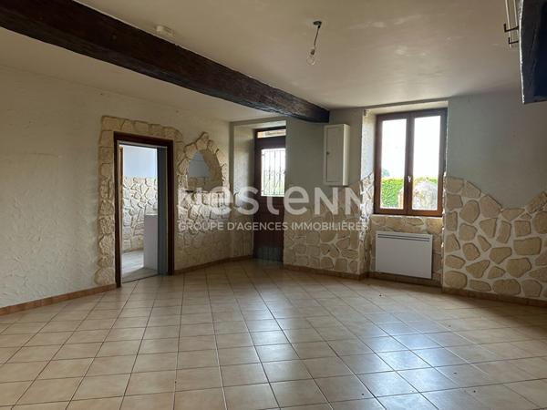 Longere a proximite des commerces !