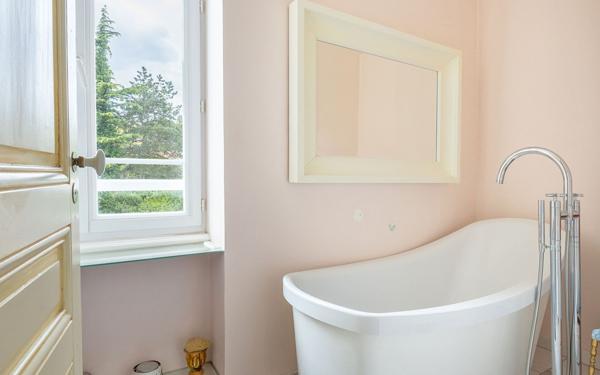 Maison à vendre    8 pièces •  Mâcon