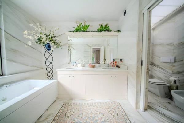 Vente Villa 8 pièces 378 m2 à Roquebrune-Cap-Martin