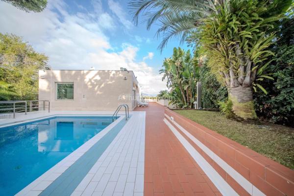 Vente Villa 8 pièces 378 m2 à Roquebrune-Cap-Martin