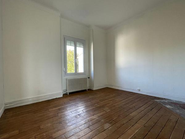 Maison avec beaucoup de charme - 3 chambres - Aubergenville secteur recherché - Gare Jardin et Sous-sol