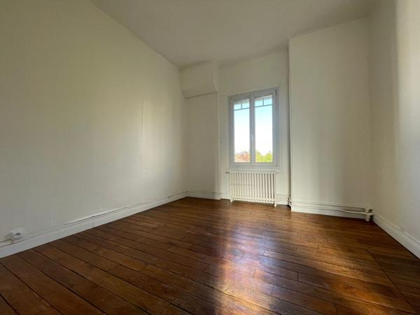 Maison avec beaucoup de charme - 3 chambres - Aubergenville secteur recherché - Gare Jardin et Sous-sol