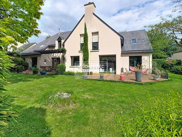 Maison 9 pièces – 221 m² environ à Saint-Grégoire (ref : 40281)