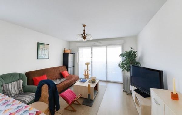 Appartement 2 pièces – 46 m² environ à Saint-Nazaire (ref : 76442SN)