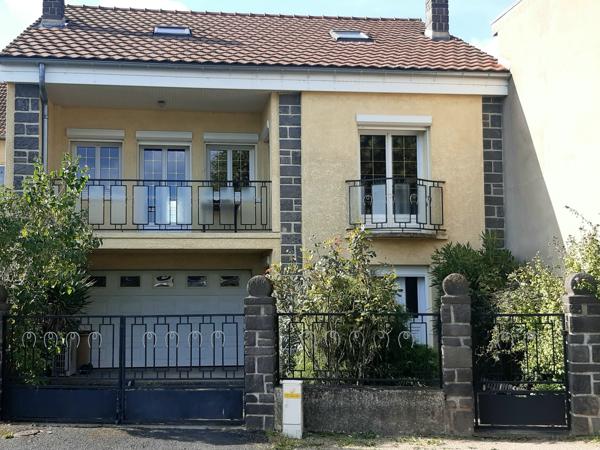 Maison
         8 pièces
        - 184 m² 190 000 € *