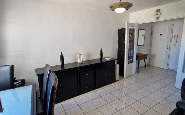 Appartement à vendre    2 pièces • 41,03 m2 Créteil