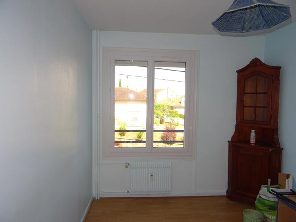 LIMOGES SECTEUR SUD BEL APPARTEMENT  F3 D'ENVIRON 60 M² AU PREMIER ETAGE SANS ASCENCEUR DEUX CHAMBRE