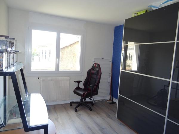 A LIMOGES SECTEUR OUEST VALADON BEL APPARTEMENT F3 D'ENVIRON 52 M² SANS TRAVAUX AU REZ DE CHAUSSEE AVEC DEUX CHAMBRE