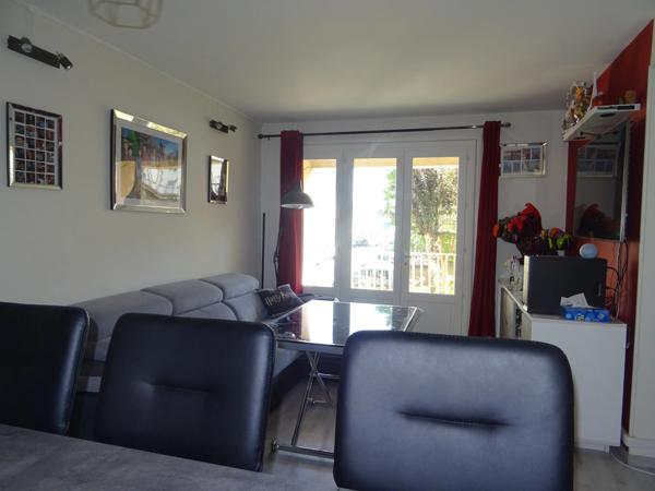 A LIMOGES SECTEUR OUEST VALADON BEL APPARTEMENT F3 D'ENVIRON 52 M² SANS TRAVAUX AU REZ DE CHAUSSEE AVEC DEUX CHAMBRE