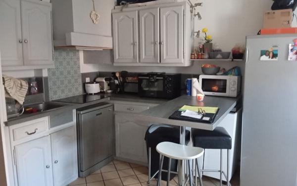 Immeuble à vendre    8 pièces •  La Crau