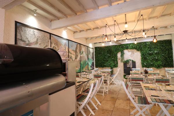 FONDS DE COMMERCE RESTAURANT DE 75M2 A MOUSTIERS SAINTE MARIE