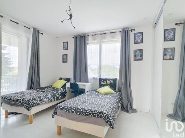 Maison 6 pièces de 140 m² à Genas (69740)