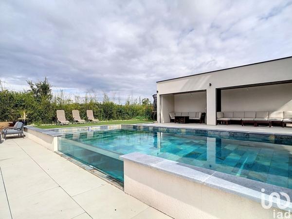 Maison 6 pièces de 140 m² à Genas (69740)