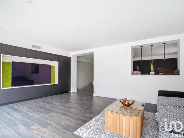 Maison 6 pièces de 140 m² à Genas (69740)