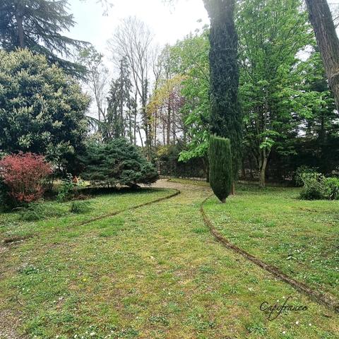 Exclusivité Gagny centre RER E Appartement à vendre 1/2 pièces 36 m2 avec cave et stationnement extérieur
