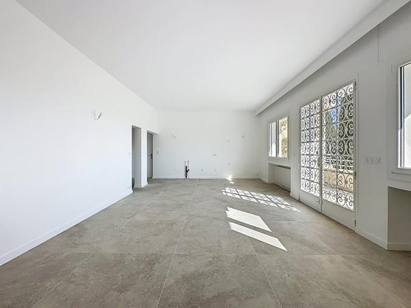 Appartement 4 pièces avec plus de 100m2 d'exterieur et apercu mer à Cannes