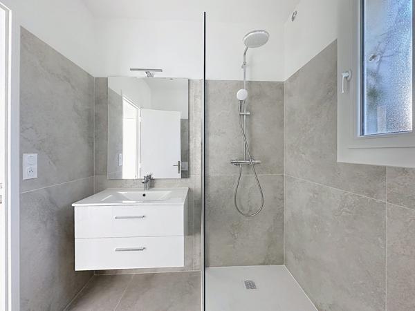 Appartement 4 pièces avec plus de 100m2 d'exterieur et apercu mer à Cannes