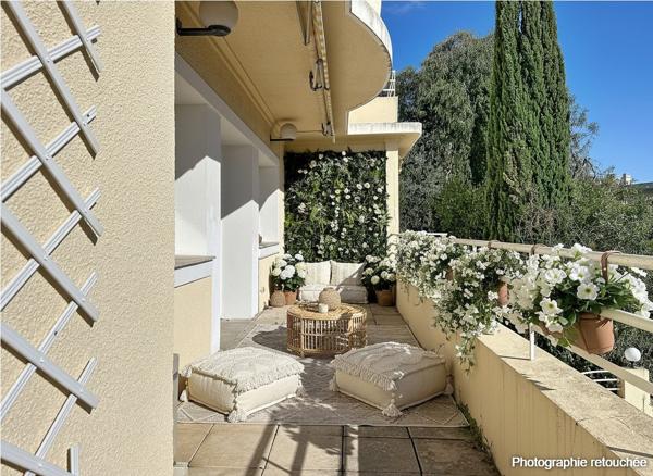 Appartement 4 pièces avec plus de 100m2 d'exterieur et apercu mer à Cannes