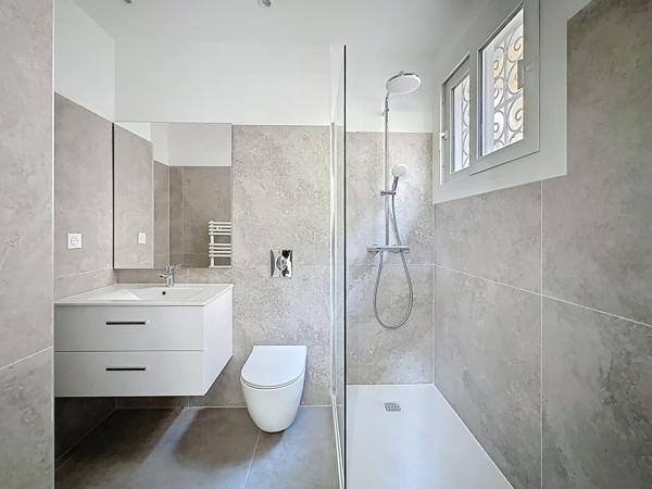 Appartement 4 pièces avec plus de 100m2 d'exterieur et apercu mer à Cannes