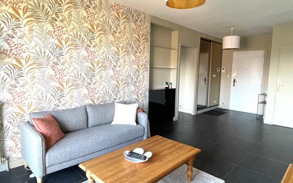 Appartement à louer    2 pièces •  Caluire-et-Cuire