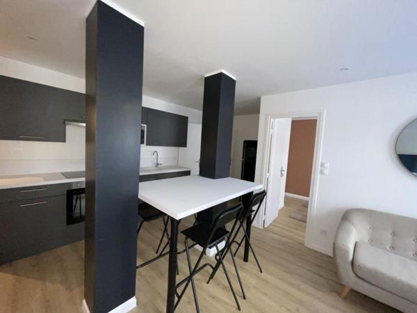 A LOUER : T3 à LILLE • Rue du Sec Arembault - Hypercentre • 1 300 € CC • Réf. G432-1