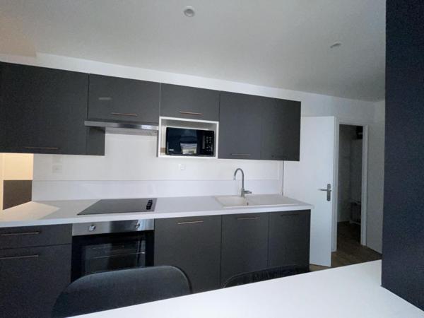 A LOUER : T3 à LILLE • Rue du Sec Arembault - Hypercentre • 1 300 € CC • Réf. G432-1