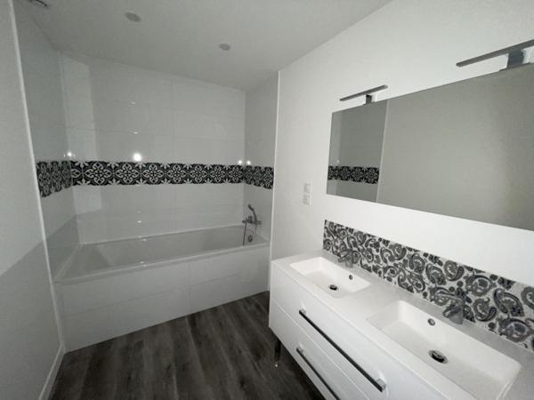 A LOUER : T3 à LILLE • Rue du Sec Arembault - Hypercentre • 1 300 € CC • Réf. G432-1