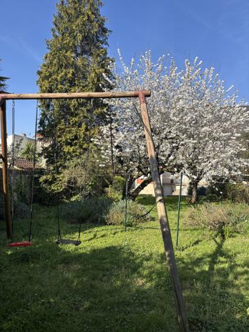 Maison bourgeoise la Genette avec grand jardin et garage