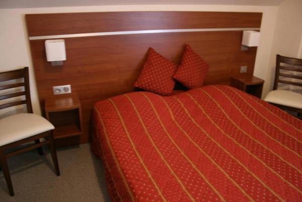 À VENDRE – HÔTEL-RESTAURANT Murs et Fonds de commerce 67210 OBERNAI