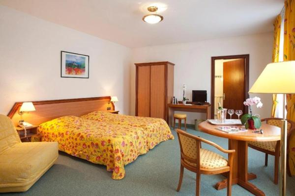 À VENDRE – HÔTEL-RESTAURANT Murs et Fonds de commerce 67210 OBERNAI