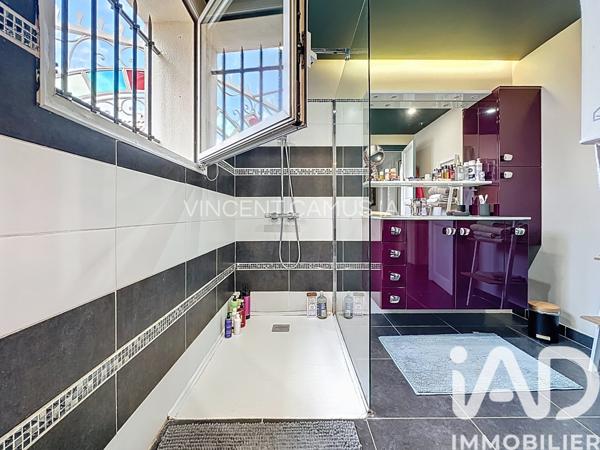 Maison à vendre 6 pièces 177 m² Sanary-sur-Mer