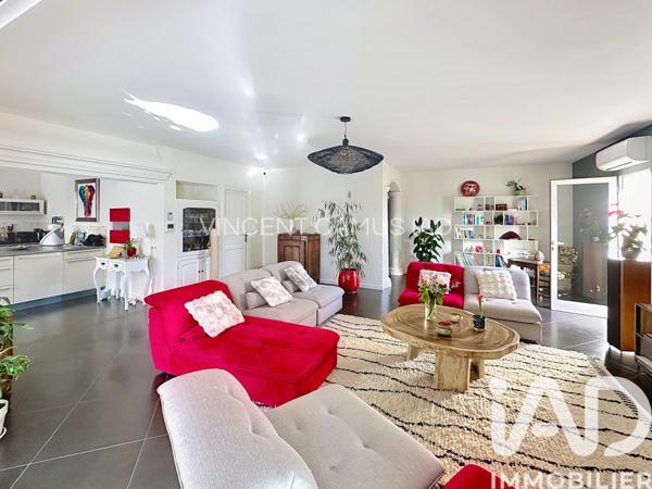 Maison à vendre 6 pièces 177 m² Sanary-sur-Mer