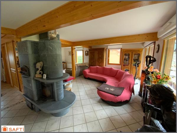 Chalet d'exception avec grand terrain paysagé de 2000 M2 ,  proximité des pistes et de la nature, emplacement rare.