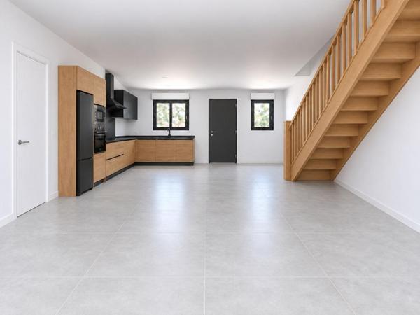 LAVERNOSE - Maison 3 chambres - 511 m² de terrain - Environnement privilégié