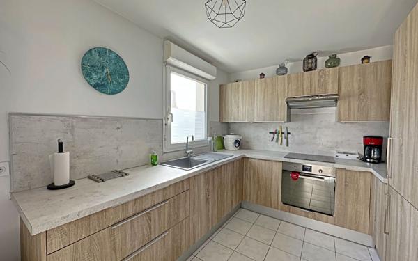 Appartement à vendre    3 pièces • 66,70 m2 Marseille 8