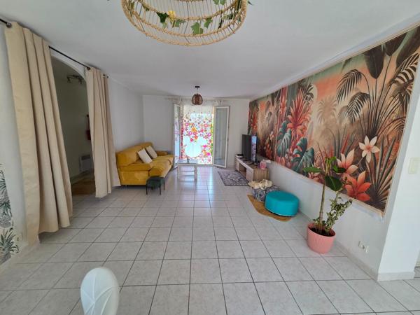 Jolie maison situé dans quartier calme et agréable.