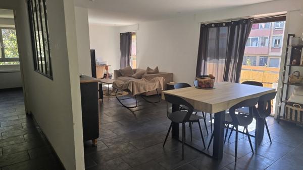 Appartement rénové à NIMES (30000)