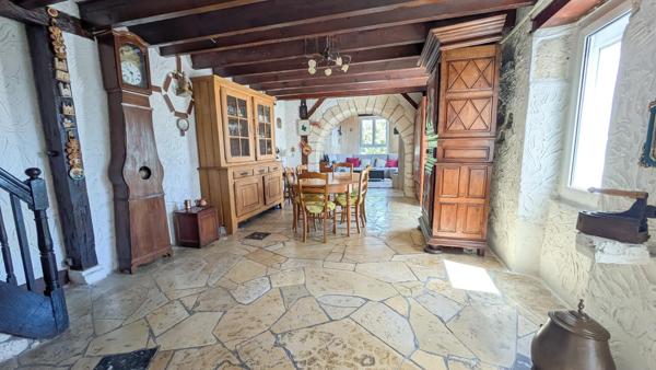 TRES BELLE MAISON ATYPIQUE !
