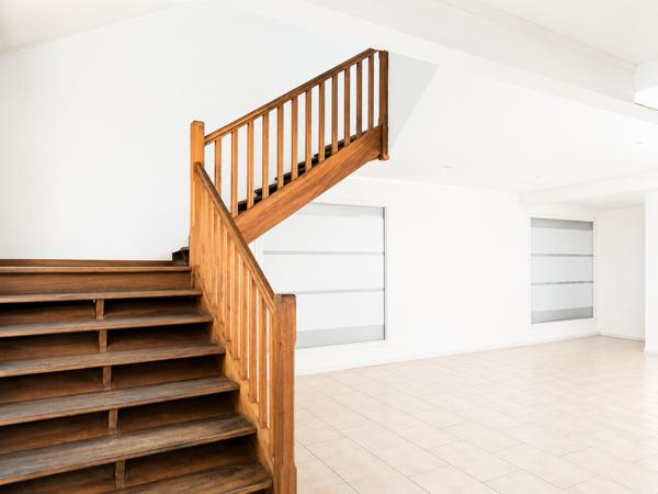 Local Commercial
        
        - 170 m² Exclusivité 390 000 € *