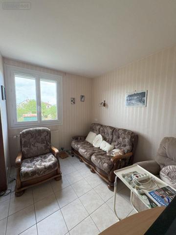 Maison à vendre à Saint-Gaultier dans l'Indre (36800), ref : 037/2627